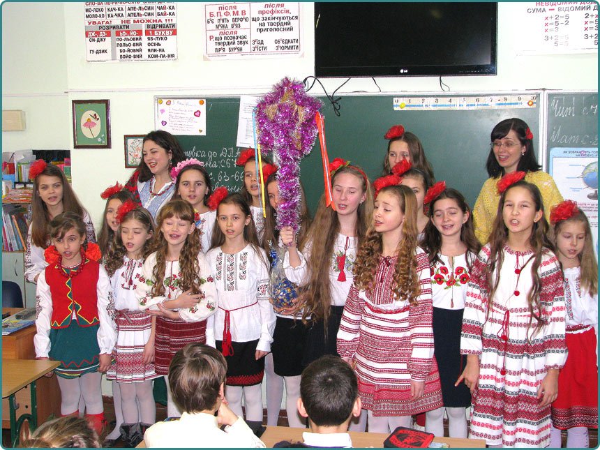сучасні українські дитячі пісні у виконанні молодшої старшої груп хору Веселих ноток