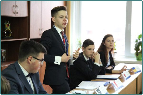 Students Scandinavian high school seniors at a conference Model UN: LNZ