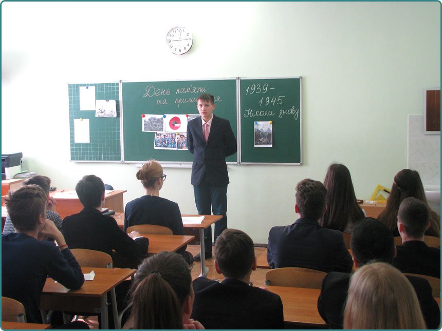 Ukrainian poets reading poems about people heroism in World War II